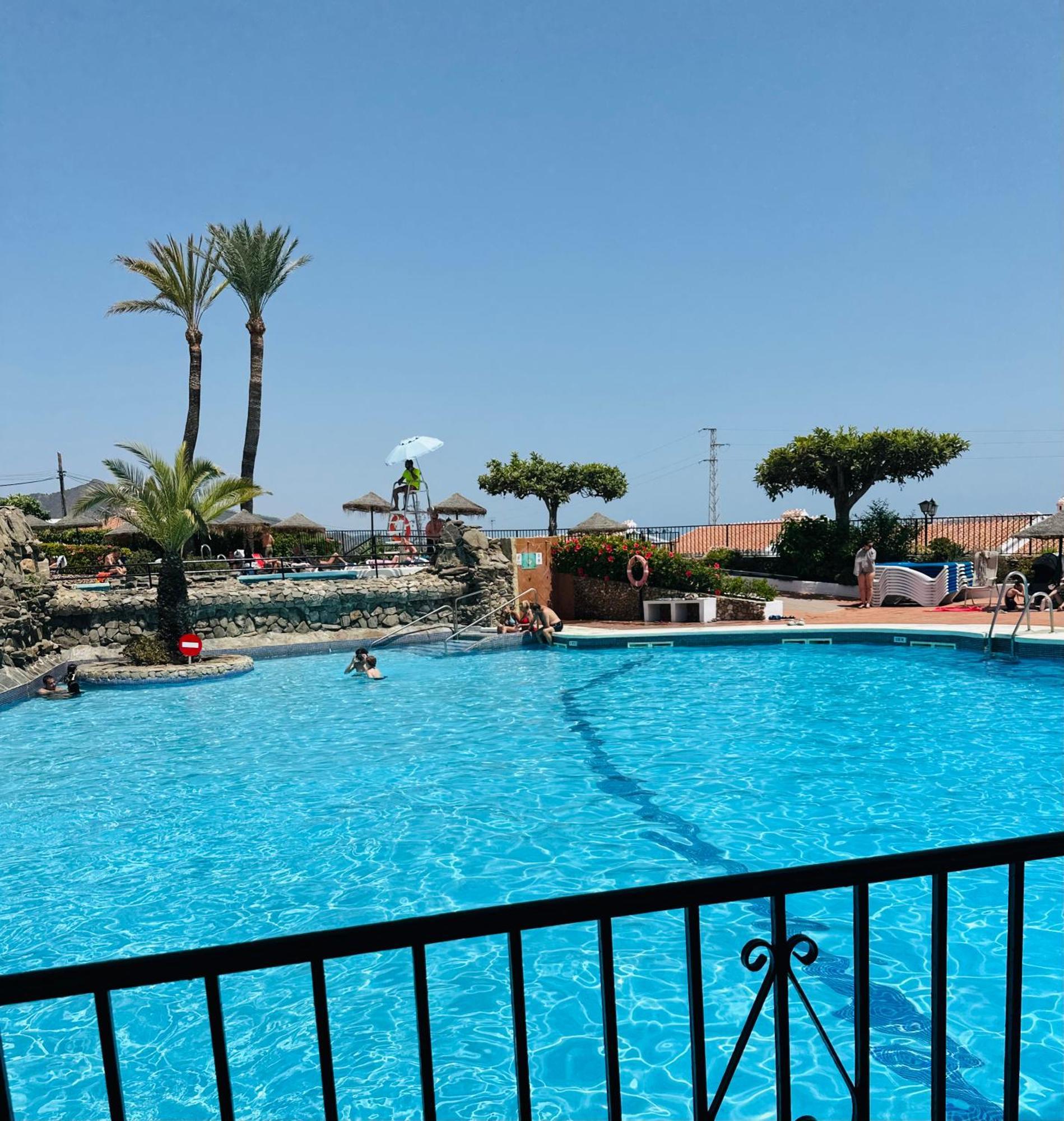 Right By The Pool Area In Capistrano Village! Nerja Kültér fotó