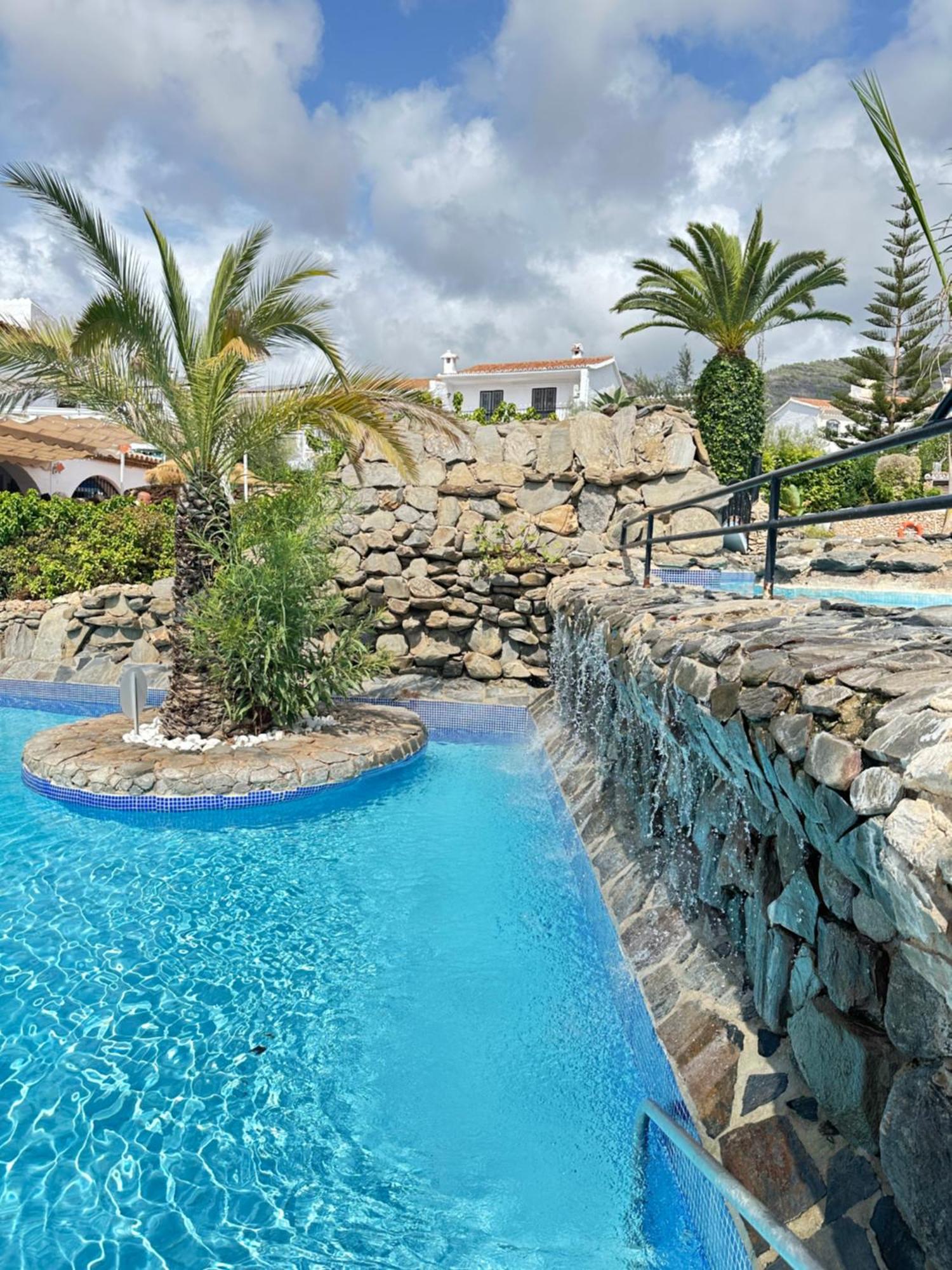 Right By The Pool Area In Capistrano Village! Nerja Kültér fotó